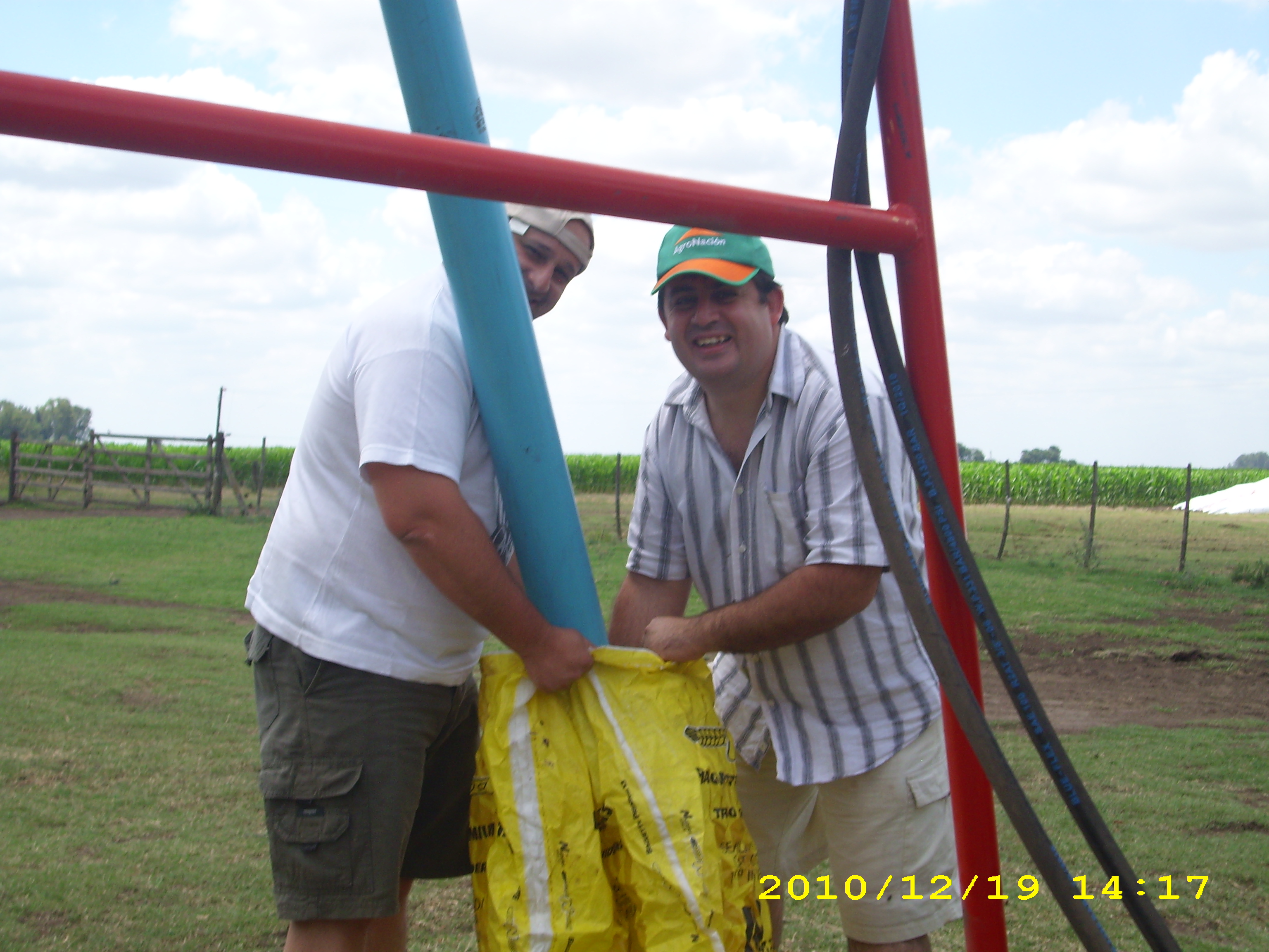 fotos/2010-12-19 - Campo coco siembra soja/IMG_4375.JPG